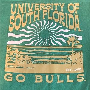 UScape Apparel USF Bulls Graphic TShirt Green Size Medium